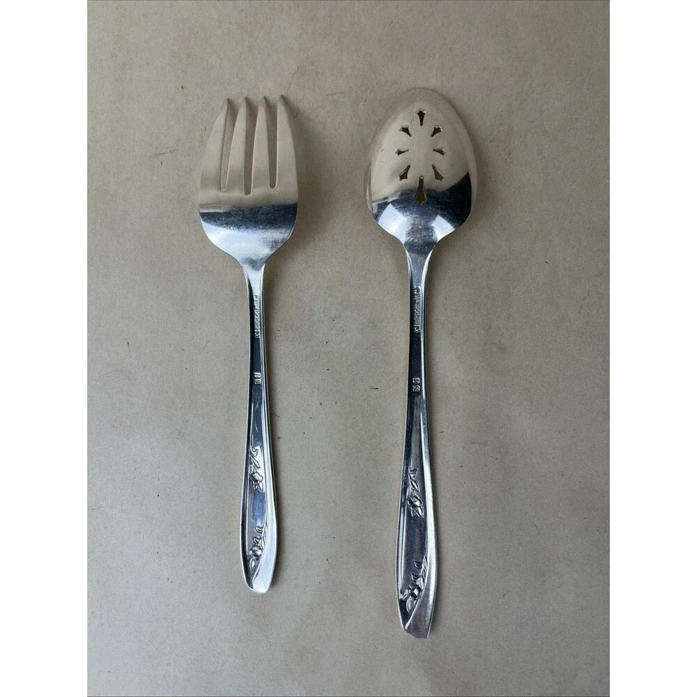 Wm. Rogers IS Lady Fair Cold Meat Serving fork 7 3/4